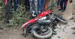 অটোরিকশা মোটরসাইকেল সংঘর্ষে শিশুসহ আহত ৩ চট্টগ্রামে