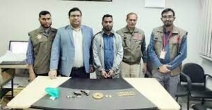 শাহ আমানত বিমানবন্দরে আড়াই কেজি সোনাসহ যাত্রী আটক